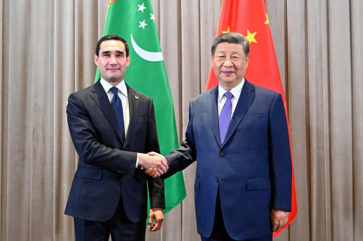 Xi meets Turkmen President Serdar Berdimuhamedov