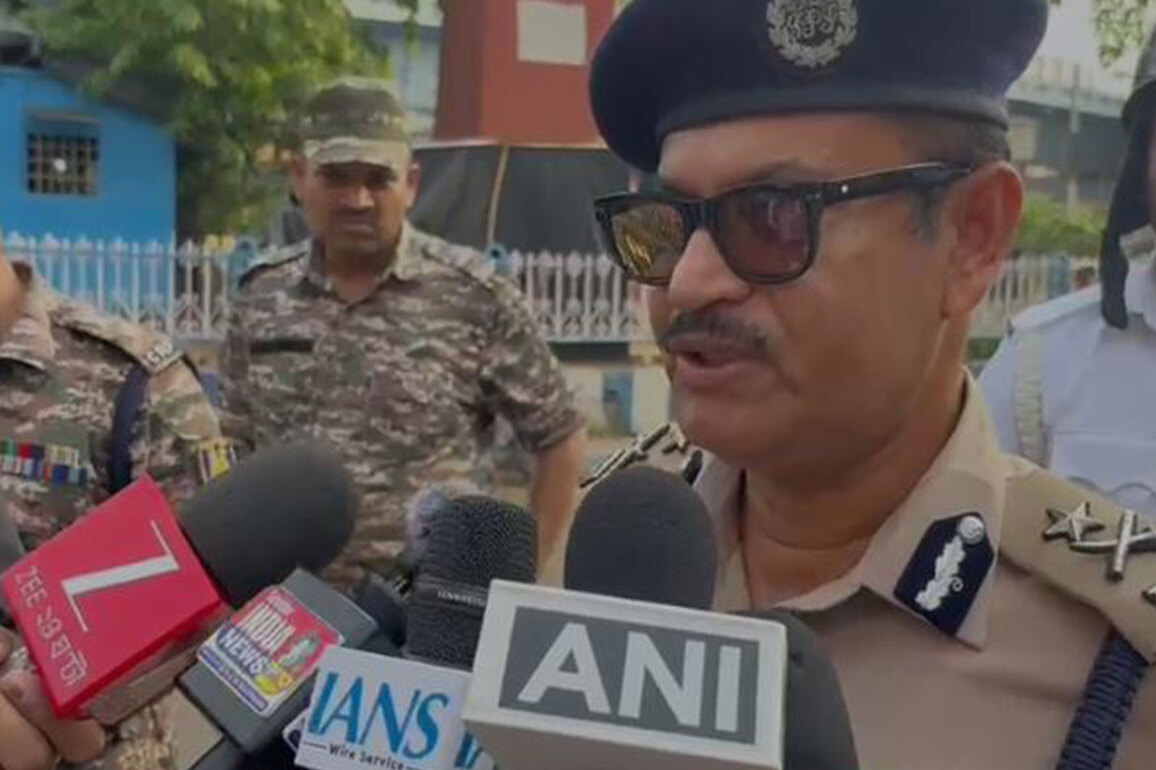 WB: Kolkata Police conducts flag march after protesters clash with police at Park Street