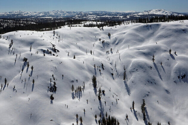 Ten skiers missing, six stranded in California avalanche
