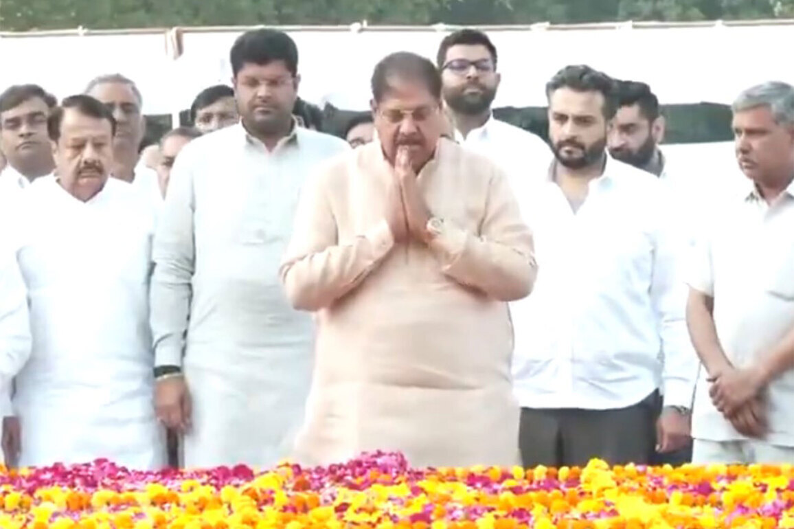 JJP leaders Dushyant Chautala, Ajay Singh Chautala pay tribute to Chaudhary Devi Lal on death anniversary