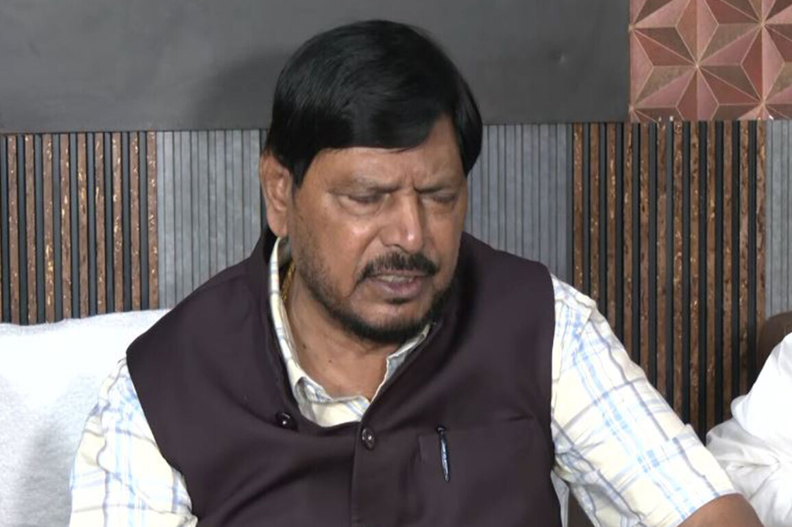 RPI (Athawale) to contest on 25 seats in UP polls, to go solo if BJP disagrees