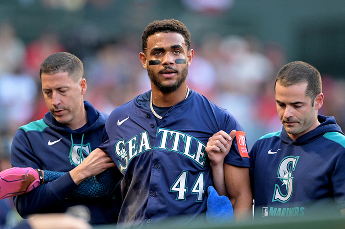 Seattle Mariners' Julio Rodrguez hit by liner, exits game
