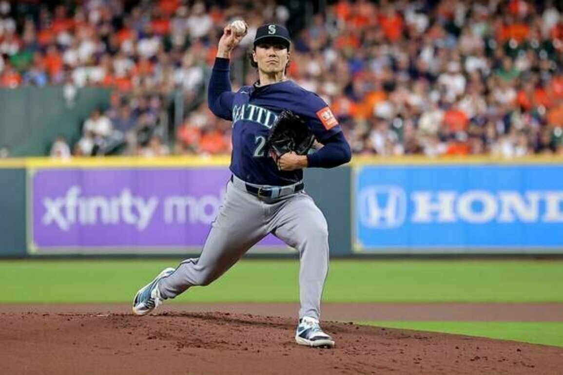 M's win, lose Bryan Woo, in showdown with Astros