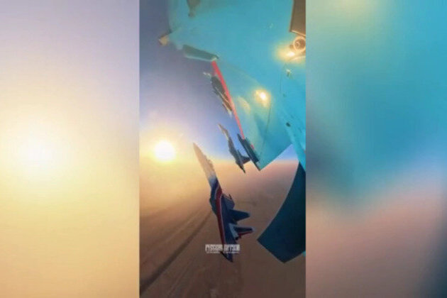 Russian aerobatic team honors deceased Indian pilot in Dubai