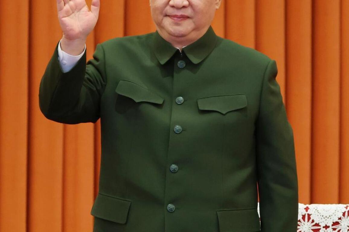 Xi's Album | Xi extends Spring Festival greetings to service personnel