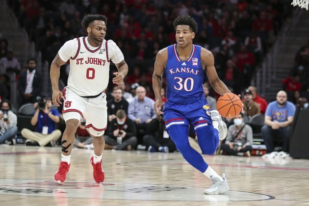 No. 8 Kansas slams St. John's behind Christian Braun's 31 points
