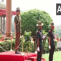 Australian Army chief Lt Gen Simon Stuart receives ceremonial guard of honour