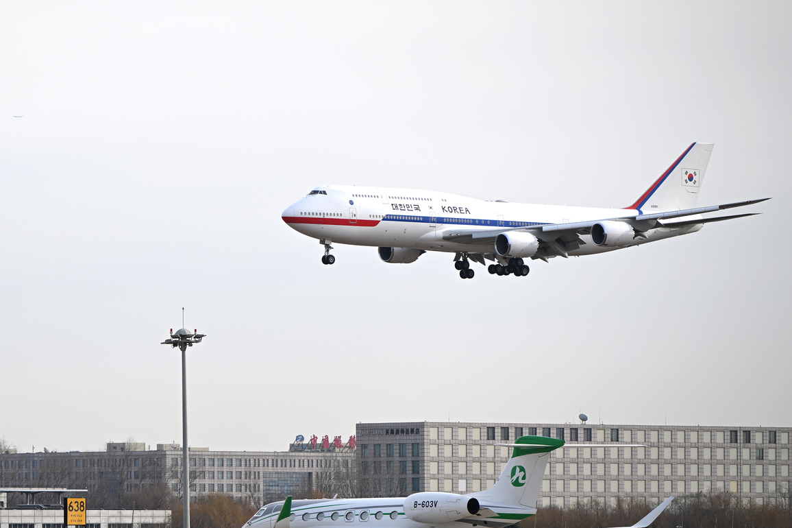 CHINA-BEIJING-ROK-PRESIDENT-LEE JAE MYUNG-STATE VISIT-ARRIVAL (CN)