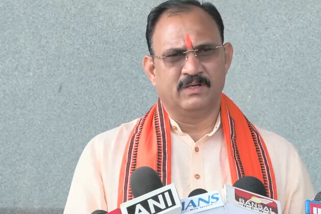 "Three returnees from Ebola-hit African countries quarantined in Durg": Chhattisgarh Health Minister