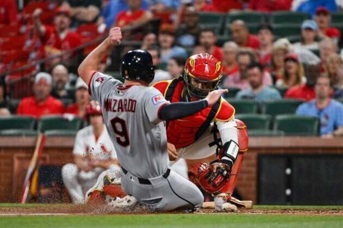Cardinals complete comeback vs. Guardians in extra-inning thriller
