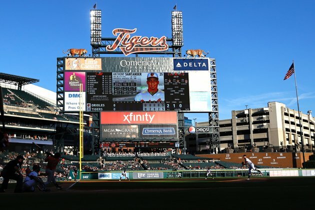 Reds-Tigers postponed due to rain; starter Bauer angry