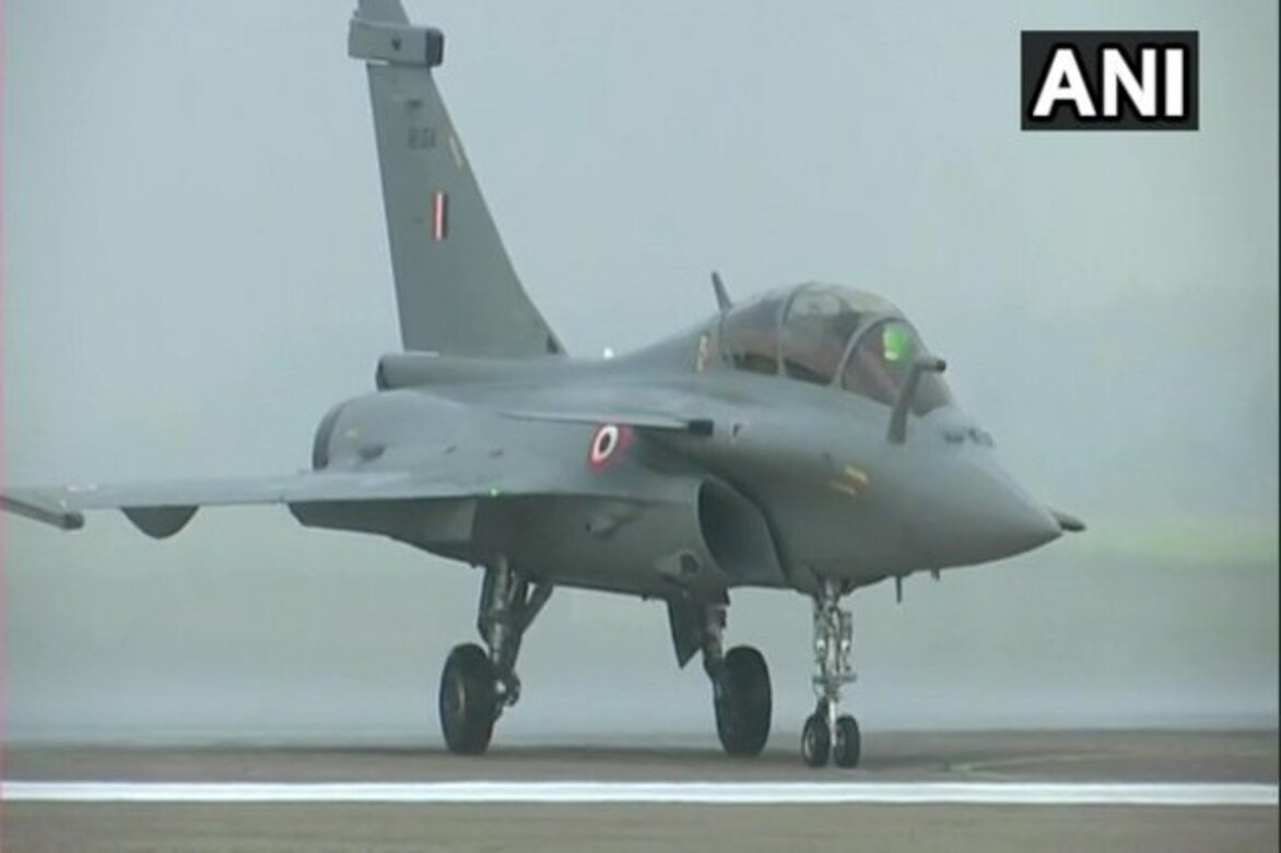 India bargaining hard for better deal with France for Rs 50,000 crore-plus Rafale Marine jets contract