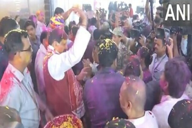 MP: CM Mohan Yadav celebrates holi at his residence