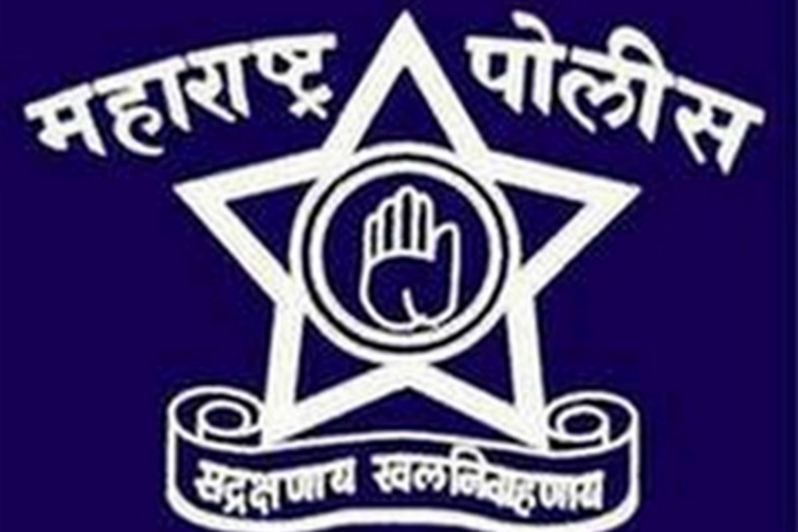 Mumbai: 4 Police constables suspended for taking bribes from hawkers