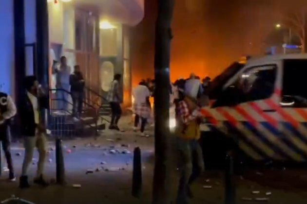 Migrants clash with cops in the Hague