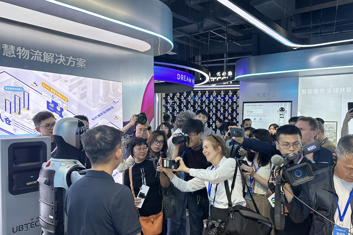 CHINA-GUANGDONG-INT'L JOURNALISTS-ECONOMIC VITALITY-EXPLORATION (CN)