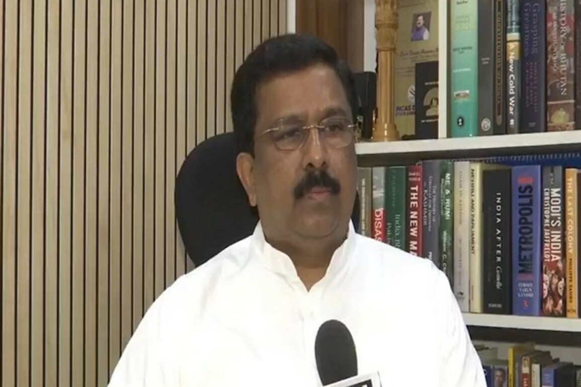 "We should give equal respect to all languages spoken in country," says Congress leader amid languages row