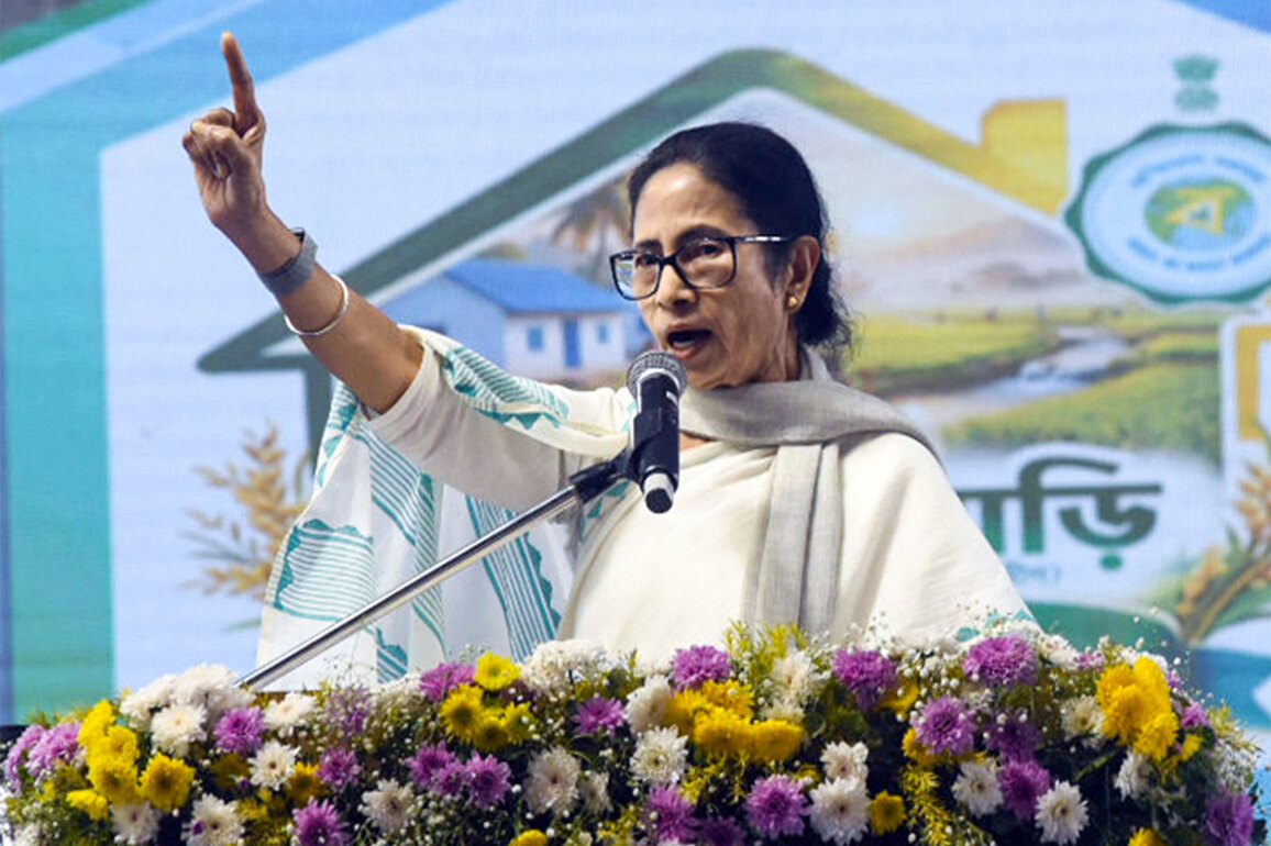 Mamata Banerjee flags "institutional overreach", voter disenfranchisement risk to CEC over SIR in Bengal
