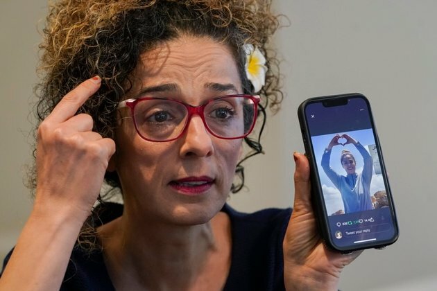 Dissident: &#039;Iranian Women Furious&#039; Over Headscarf Death