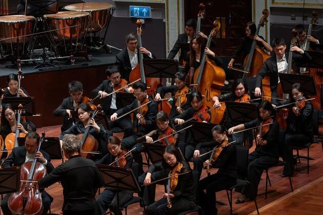 Chinese orchestra opens European tour with performances, cultural exchange in Britain