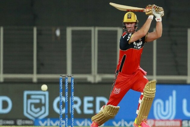 "They seem like they're carrying the bulk of the pressure and scoring most runs": AB de Villiers on RCB's opening pair