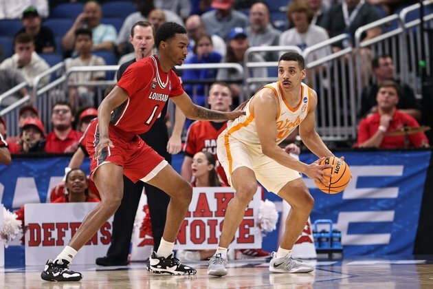 No. 4 Tennessee sweats out win over No. 13 Louisiana