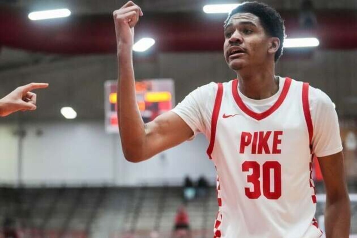 5-star junior C Isaiah Hill commits to Purdue