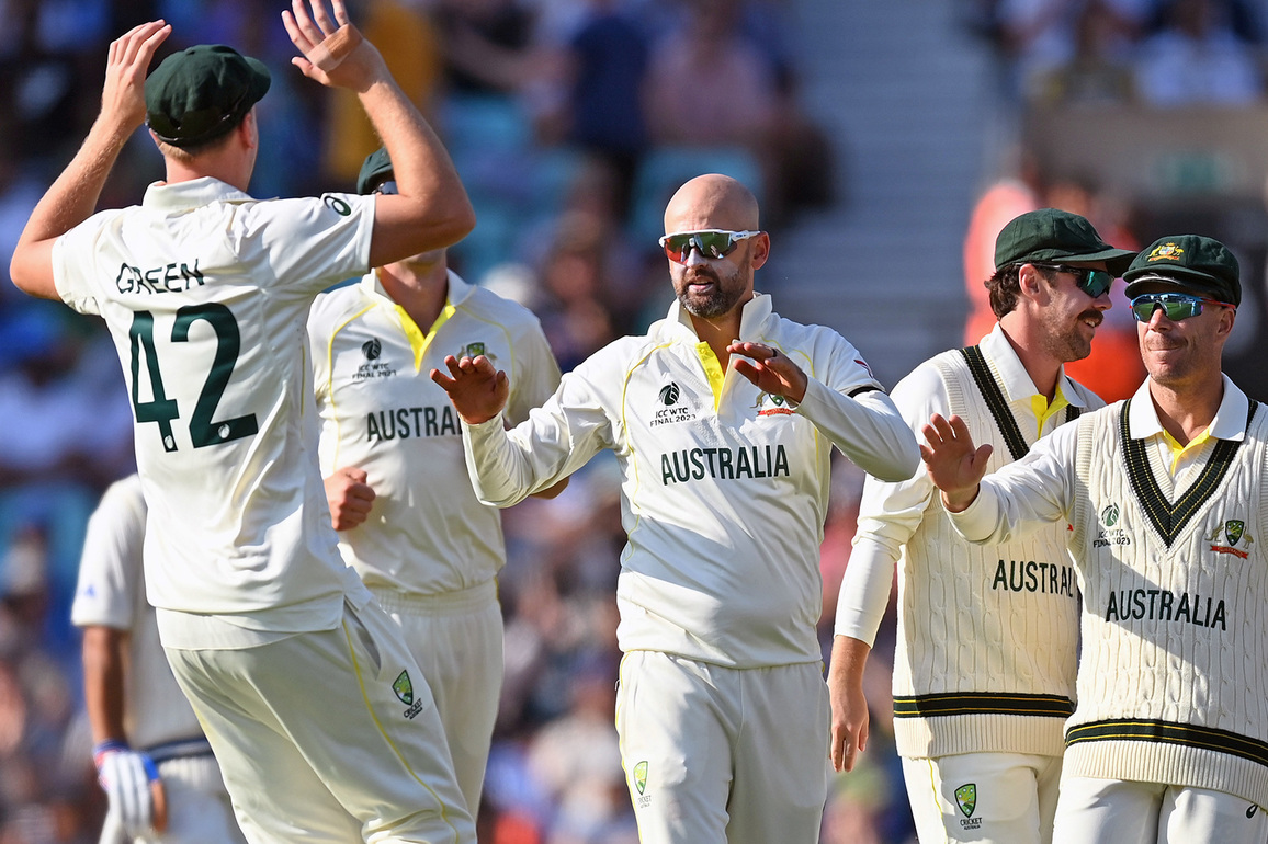Daniel Vettori says "diminishing results for spin bowlers" prompted Australia to play no spinner in SCG