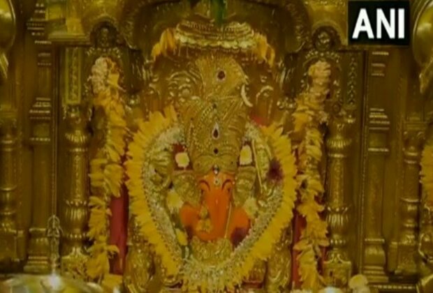 Ganesh Chaturthi: 'Arti' performed at Siddhivinayak Temple in Mumbai