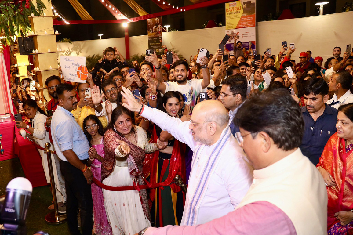 Gujarat: Amit Shah participates in Navratri Garba festival in Ahmedabad
