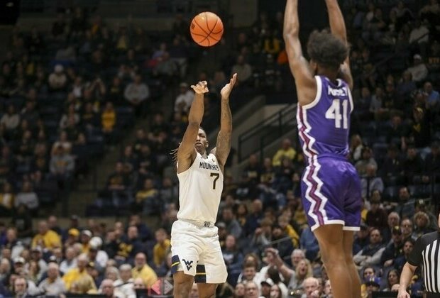 Big run in first half lifts Mountaineers to win over Horned Frogs