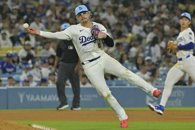 Dodgers' Enrique Hernandez (elbow) comes off IL