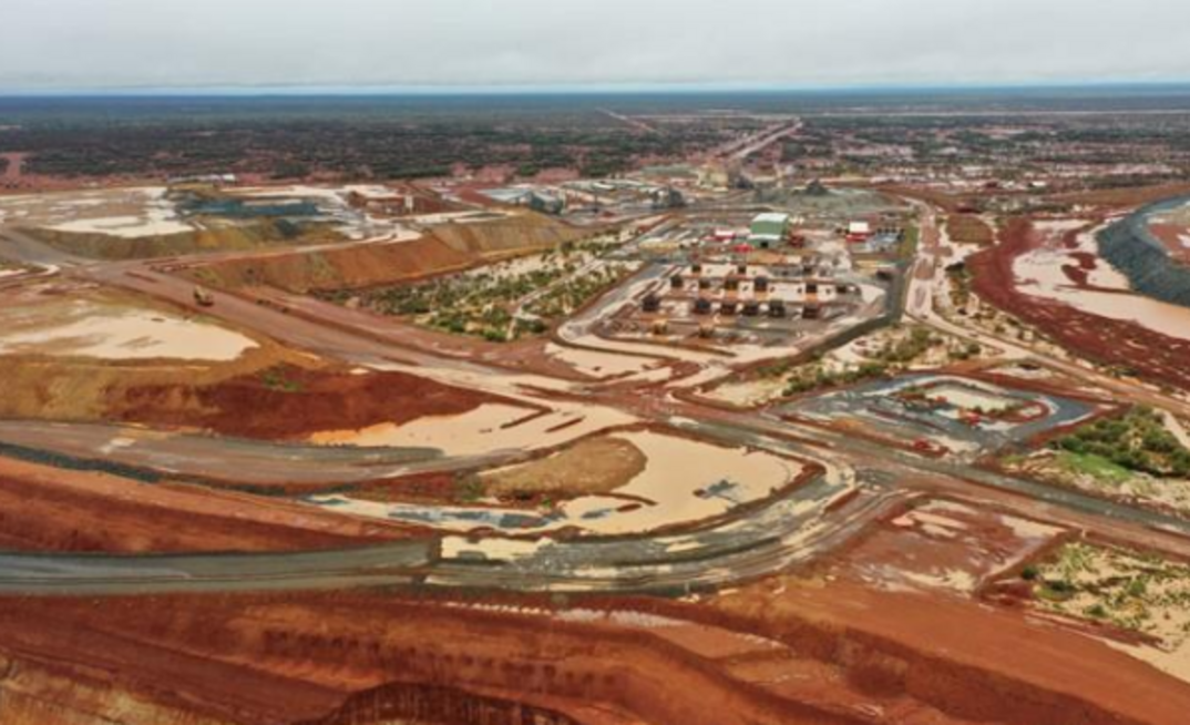 Capricorn's Karlawinda after literal storm clouds loomed