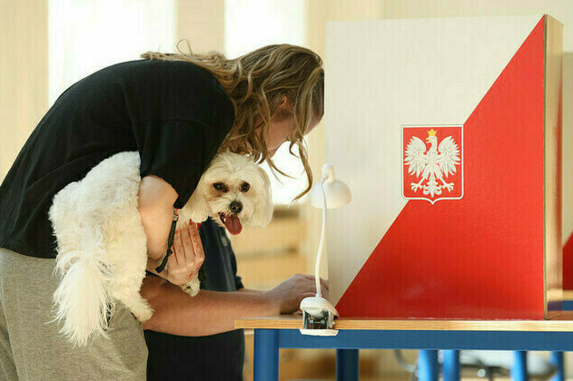 Right-wing Nawrocki wins Polish presidential election
