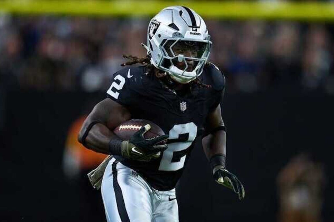 Ashton Jeanty named to 2025 PFWA All-Rookie Team