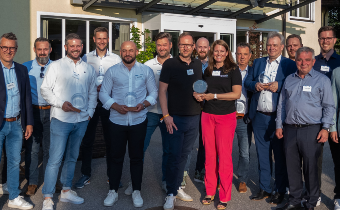Die Sieger der Azure Acceleration League wurden von Ingram Micro-Chef Alexander Maier (ganz links) ausgezeichnet.