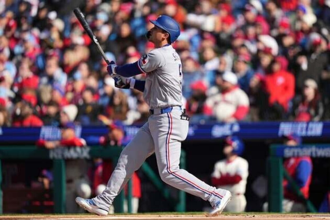 Rangers blow lead, rebound to beat Phillies in 10