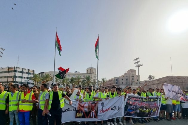 Libya Protesters Storm Parliament Building in Tobruk
