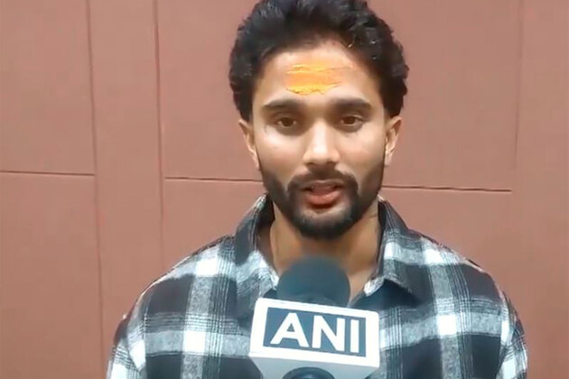 Nitish Kumar Reddy offers prayer at Shree Mahakaleshwar Temple