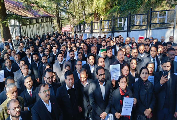 Shimla: Advocates hold protest March against proposed amendments of Advocates Act