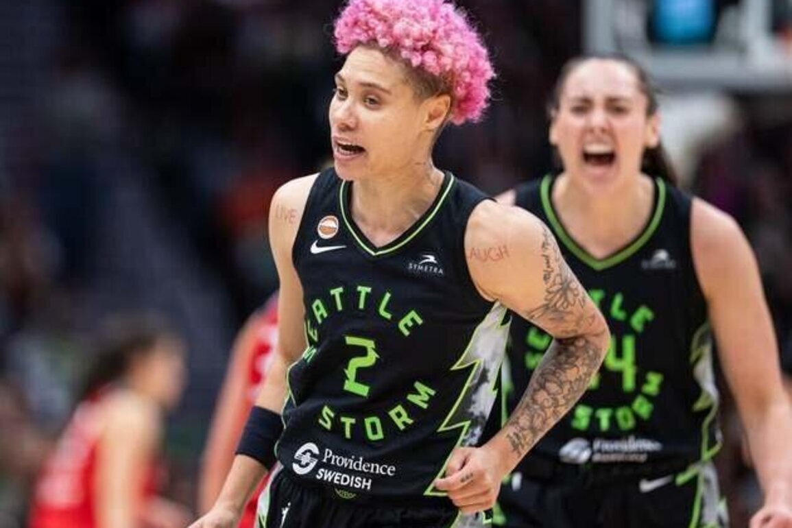Natisha Hiedeman's 24 points lead Storm over Mystics