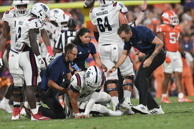 Report: FAU QB Casey Thompson tore ACL