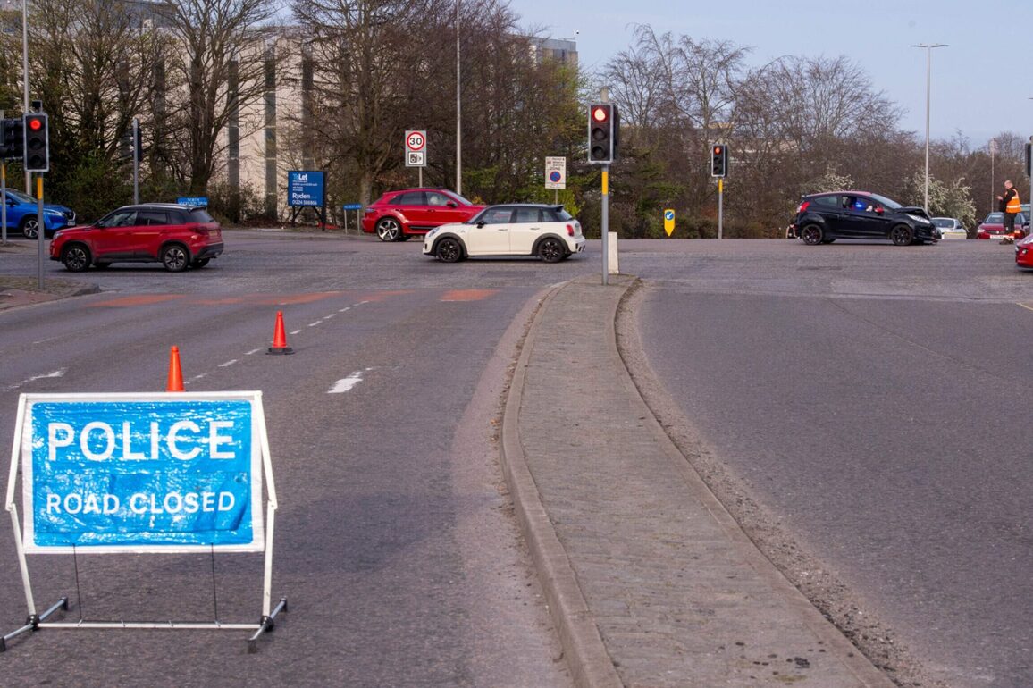 Police and paramedics called to North Anderson Drive crash