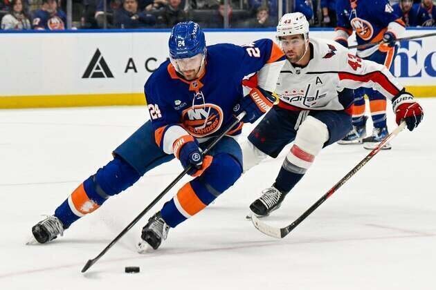 Tom Wilson scores twice in Capitals' win over banged-up Islanders