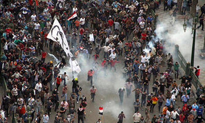 Clashes in Cairo over Mursi's new powers Clashes in Cairo over Mursi's new powers