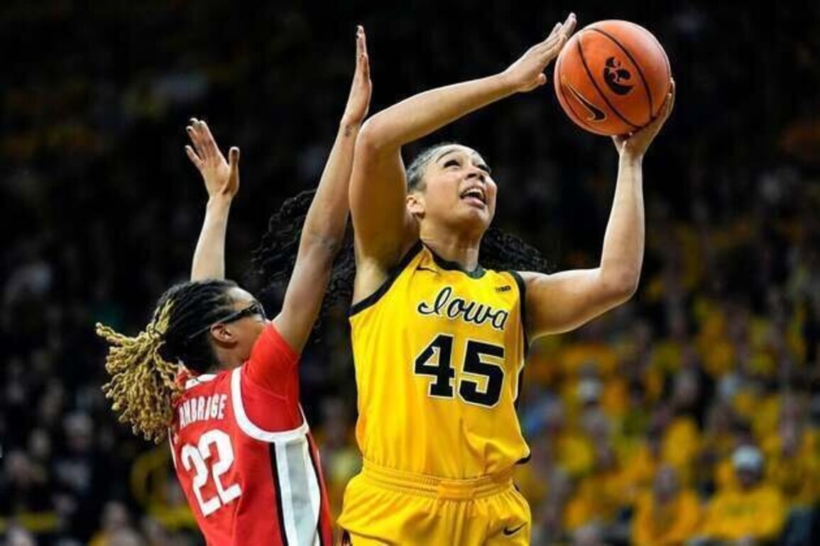 Women's Top 25 roundup: No. 10 Iowa handles No. 12 Ohio State with ease