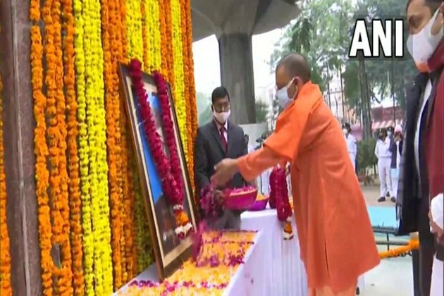 UP CM pays floral tribute to Netaji Subhas Chandra Bose on his 125th birth anniversary