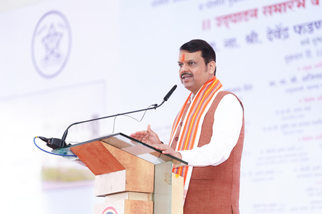Fadnavis continuously reviewing situation created by rains in Maharashtra