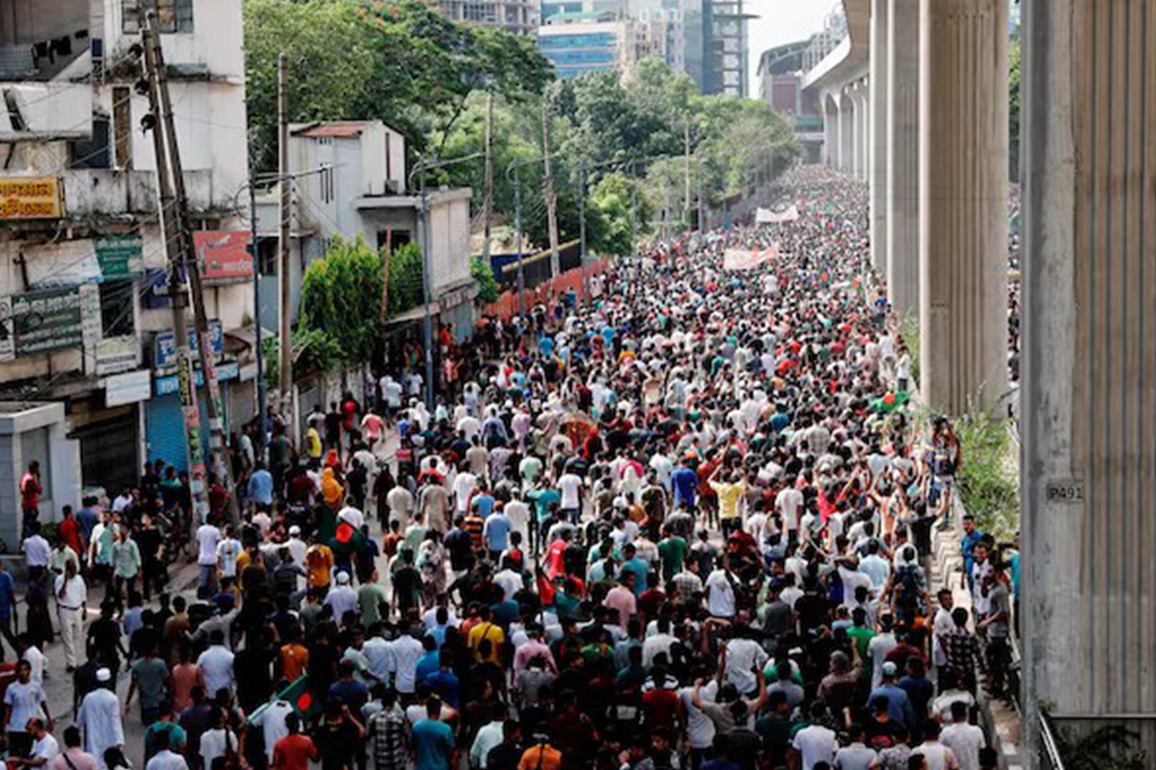 Demonstrators throw eggs on Bangladesh interim govt Adviser's car in London