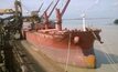  Embarque de manganês em terminal marítimo de São Luís (MA)